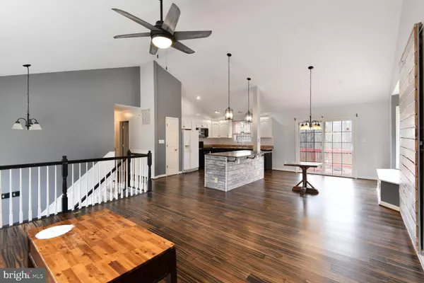 4119 FREEZELAND RD, Linden, VA 22642