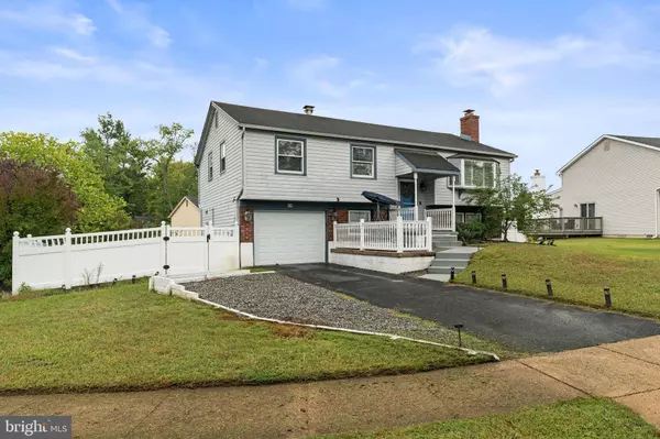 24 LAMPPOST LN, Somerdale, NJ 08083