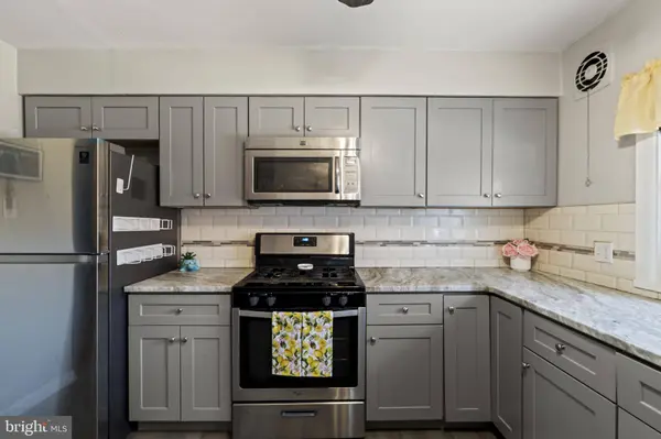 3329 MORNING GLORY RD, Philadelphia, PA 19154