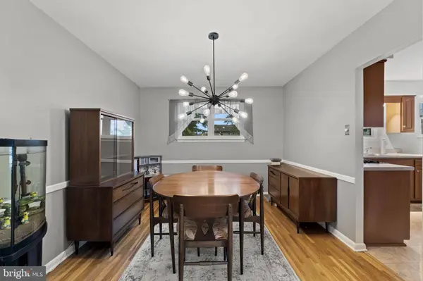 211 SWEDESBORO AVE, Gibbstown, NJ 08027