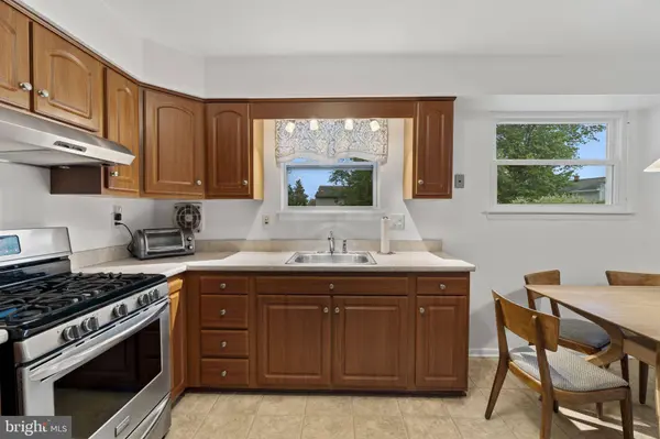 211 SWEDESBORO AVE, Gibbstown, NJ 08027