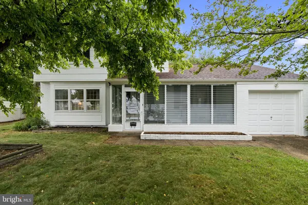 211 SWEDESBORO AVE, Gibbstown, NJ 08027
