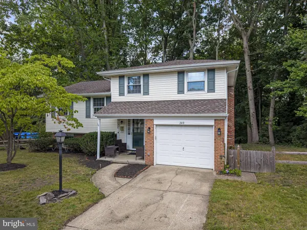 240 WINDING WAY RD