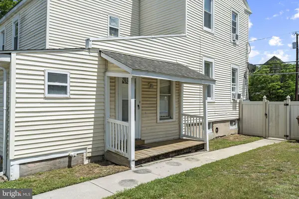 1215 KINGS HWY, Swedesboro, NJ 08085