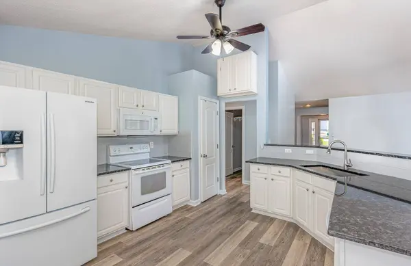 9212 Erinsbrook DR, Raleigh, NC 27617