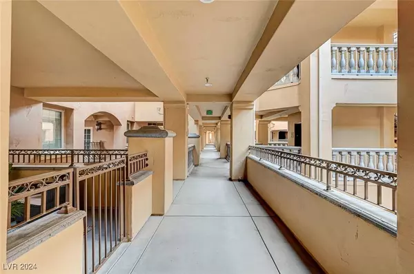 30 Via Mantova #210, Henderson, NV 89011