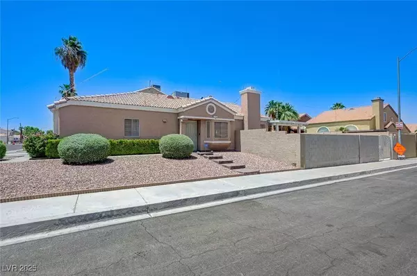 7019 Shadow Crest DR, Las Vegas, NV 89119
