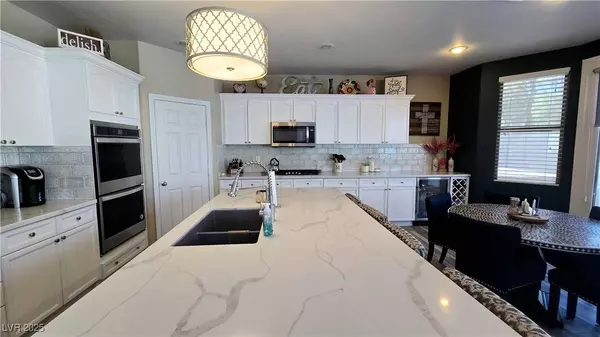 9195 Arbor Glen ST, Las Vegas, NV 89123