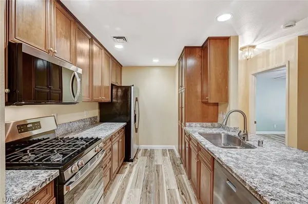 4899 S Torrey Pines DR #203, Las Vegas, NV 89103