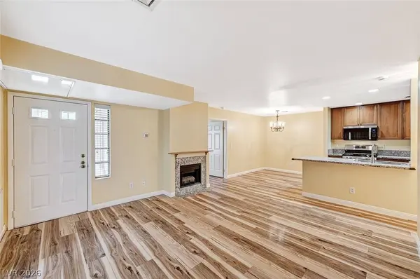 4899 S Torrey Pines DR #203, Las Vegas, NV 89103