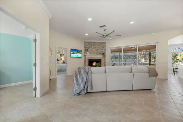 9104 68TH AVE E, Bradenton, FL 34202