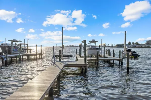 2438 BAYWOOD DR W, Dunedin, FL 34698