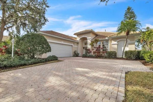 7626 DESERT INN WAY, Lakewood Ranch, FL 34202