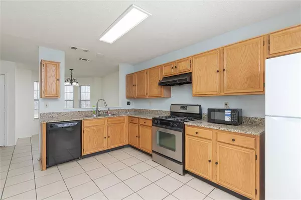 1368 Creekview Drive, Lewisville, TX 75067