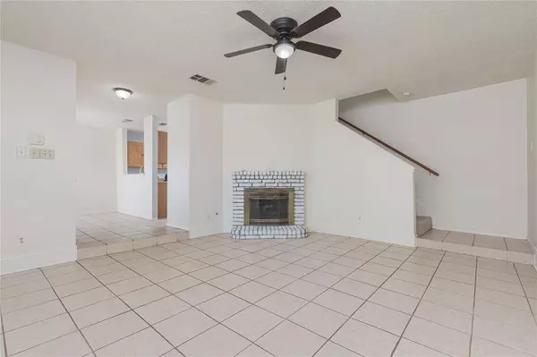 1368 Creekview Drive, Lewisville, TX 75067