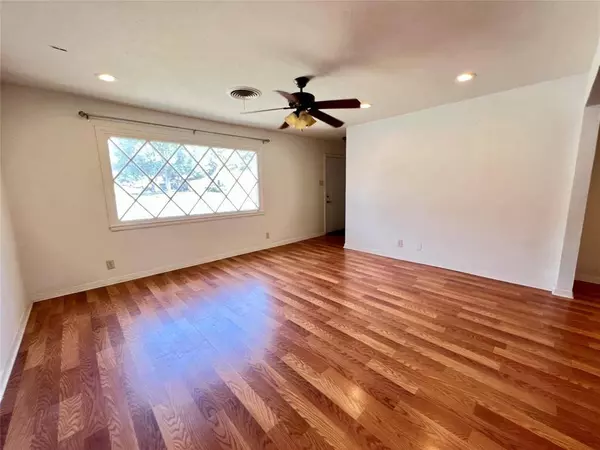 3920 Williams Road, Benbrook, TX 76116