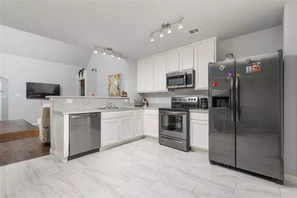 8818 Stewart Street, Cross Roads, TX 76227