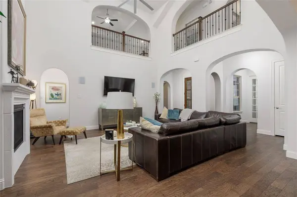 6738 Barnes Drive, Frisco, TX 75034