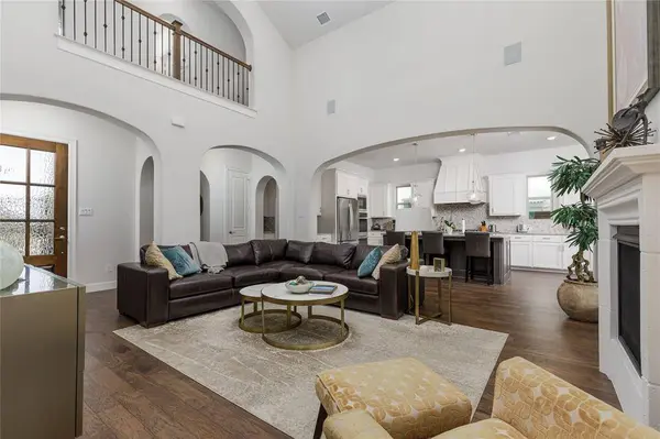 6738 Barnes Drive, Frisco, TX 75034