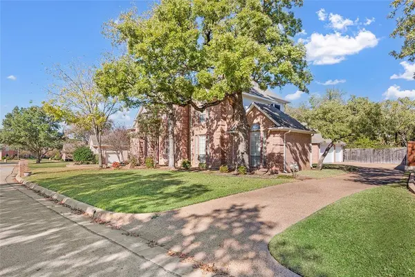 5519 Hunterwood Lane, Arlington, TX 76017