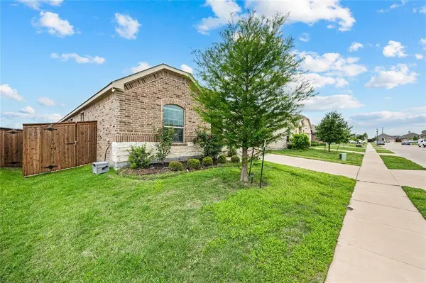 11440 Silver Queen Drive, Aubrey, TX 76227