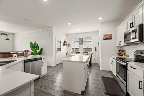 11440 Silver Queen Drive, Aubrey, TX 76227