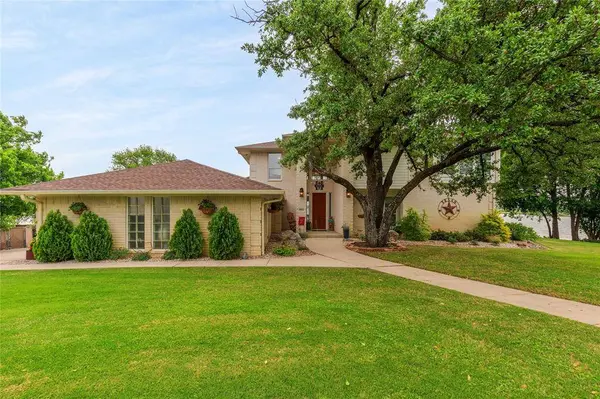 3913 S Shore Circle, Little Elm, TX 75068