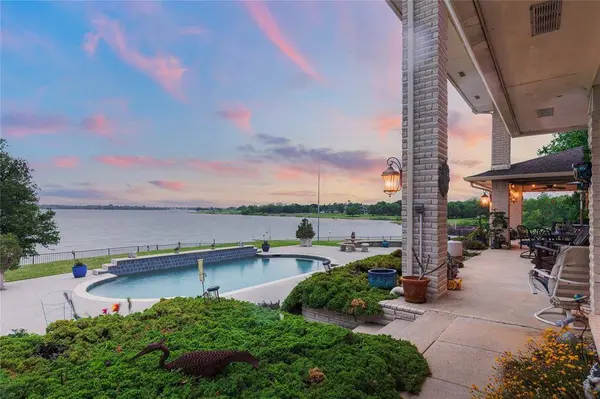3913 S Shore Circle, Little Elm, TX 75068