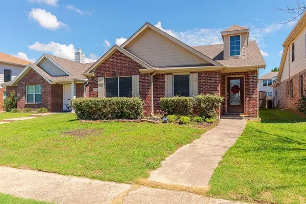 8833 Wayne Street, Cross Roads, TX 76227