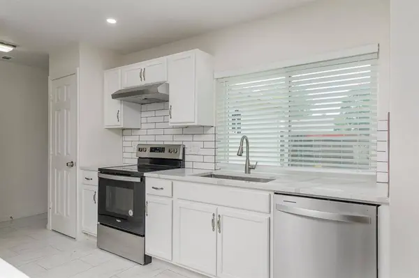 3121 Charter Oak Drive, Plano, TX 75074