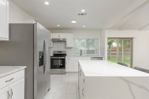 3121 Charter Oak Drive, Plano, TX 75074