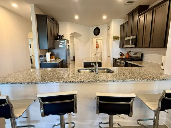 2704 Ainsworth RD, Aubrey, TX 76227