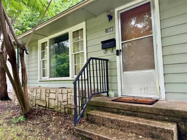 1009 Denton Street, Denton, TX 76201