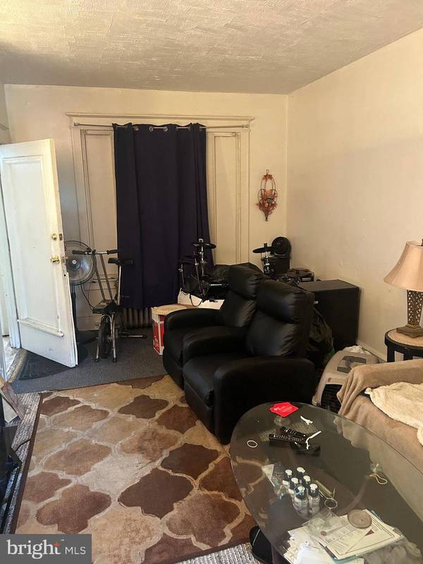 6532 LIMEKILN PIKE, Philadelphia, PA 19138
