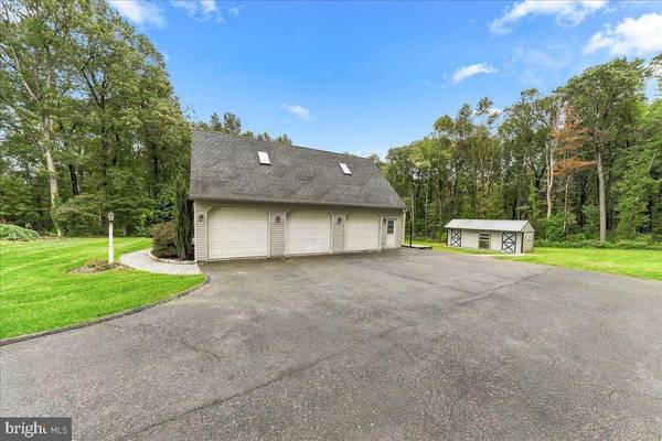 318 SPRINGHILL RD, Quarryville, PA 17566