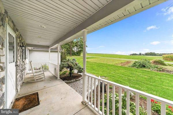 318 SPRINGHILL RD, Quarryville, PA 17566