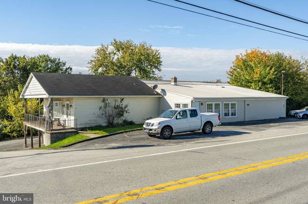 4880 E PROSPECT RD, York, PA 17406