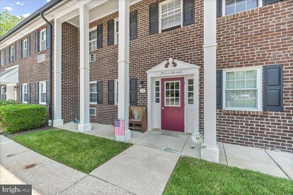 4701 PENNELL RD #D-8, Aston, PA 19014