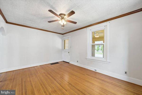 16 W SPRING AVE, Ardmore, PA 19003