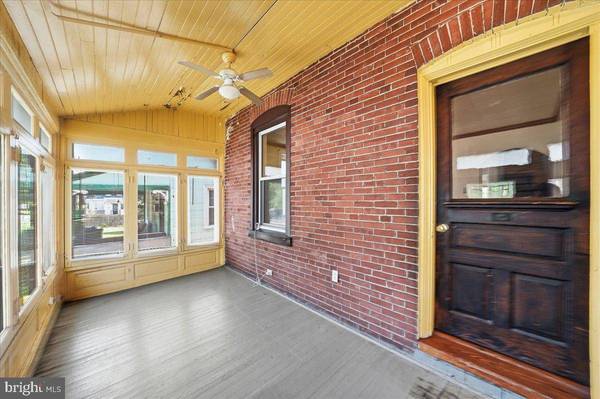 16 W SPRING AVE, Ardmore, PA 19003