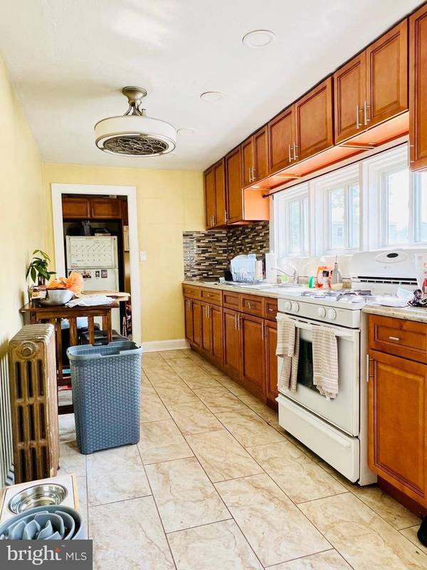 222 RIDLEY AVE, Folsom, PA 19033