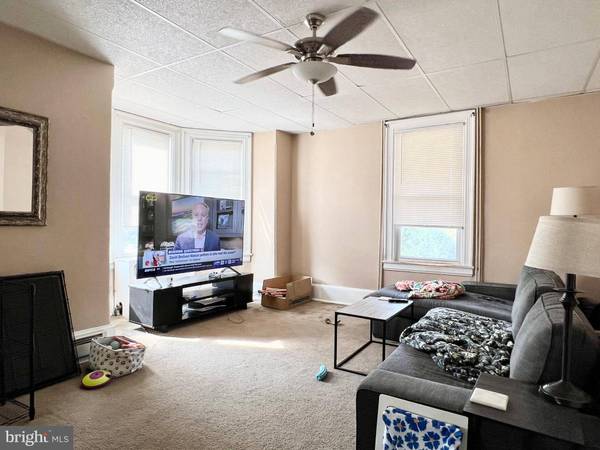 222 RIDLEY AVE, Folsom, PA 19033