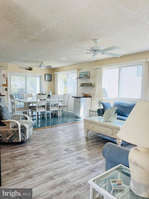 125 87TH ST #REAR UNIT, Sea Isle City, NJ 08243