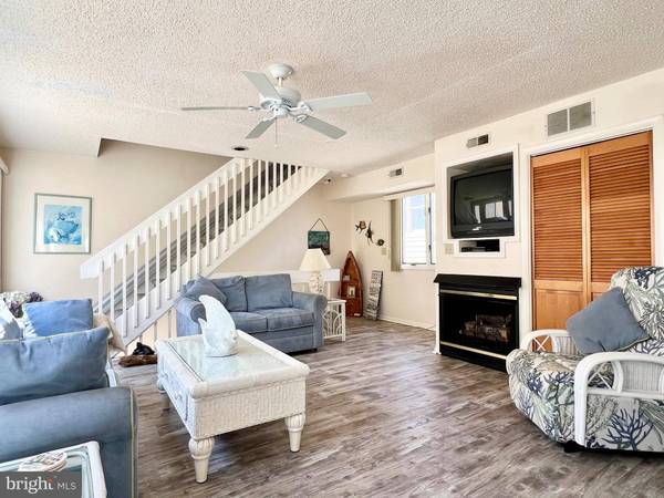 125 87TH ST #REAR UNIT, Sea Isle City, NJ 08243