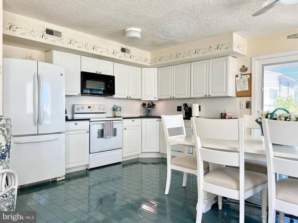 125 87TH ST #REAR UNIT, Sea Isle City, NJ 08243