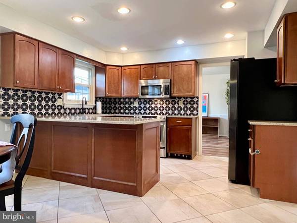 1520 SUSAN DR, Lansdale, PA 19446