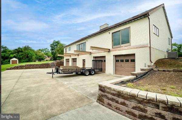344 HALLMAN MILL RD, Phoenixville, PA 19460