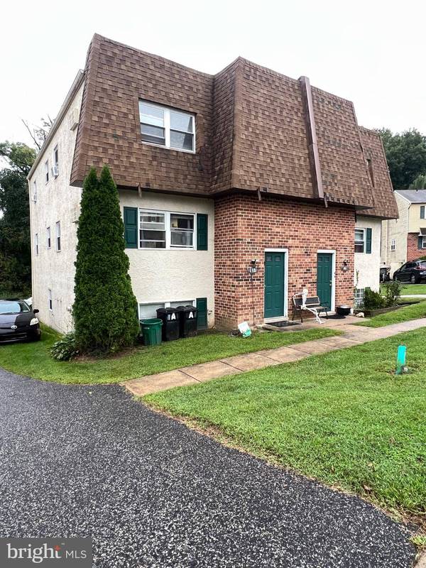 135 MEADOWBROOK LN, Brookhaven, PA 19015