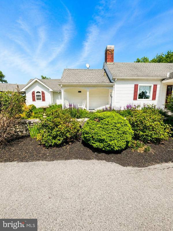 2837 W PHILADELPHIA AVE NW, Oley, PA 19547