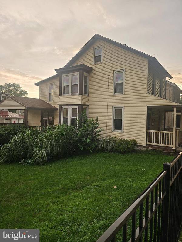 120 AMELIA ST, Mont Clare, PA 19453